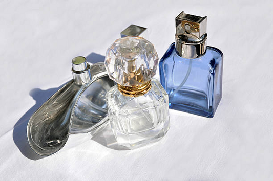 Discover the Vibrant Charm of PARIS CORNER Emir Cedrat Essence Eau De Parfum for Men